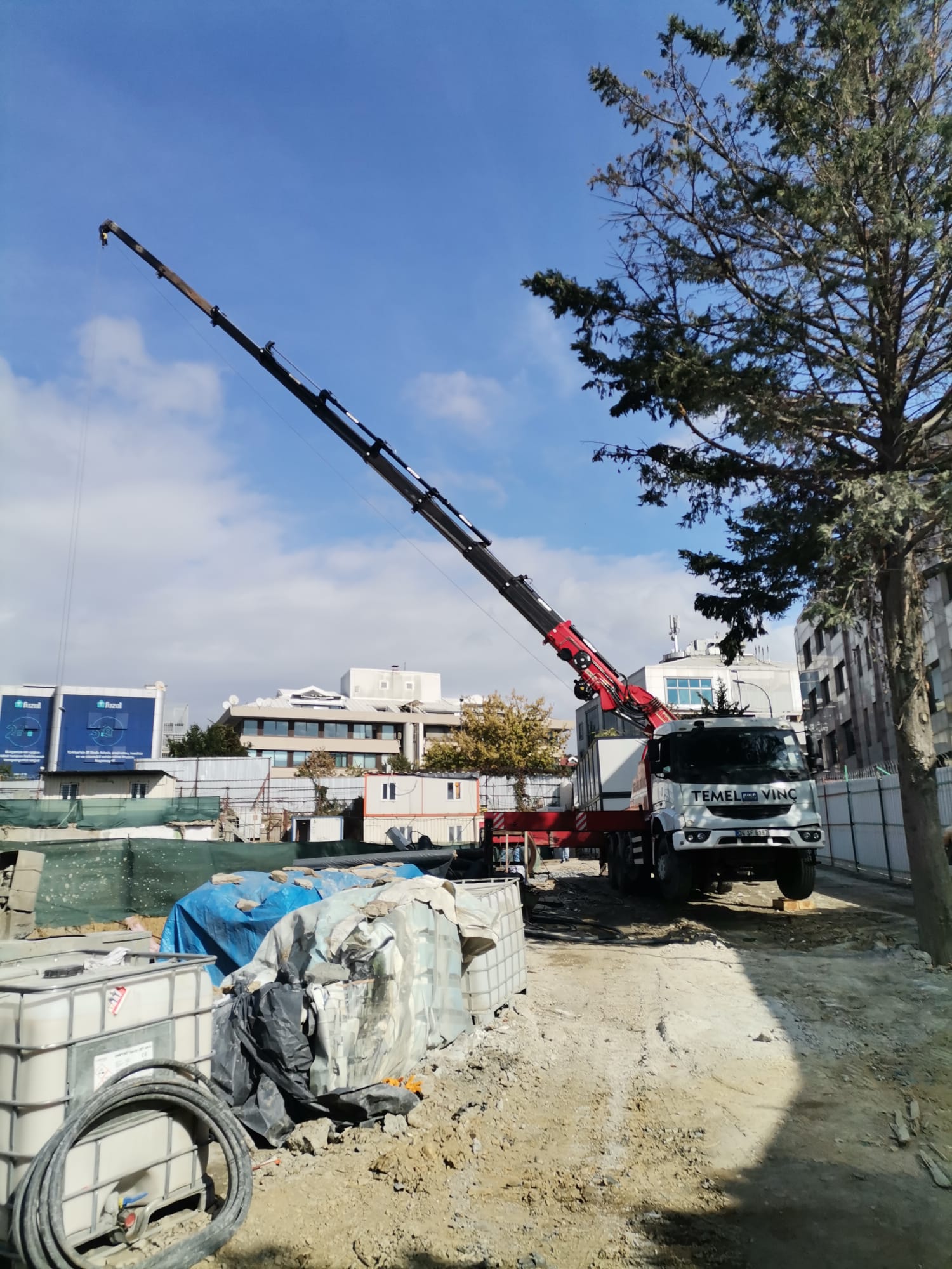 95 tonluk kiralık vinç