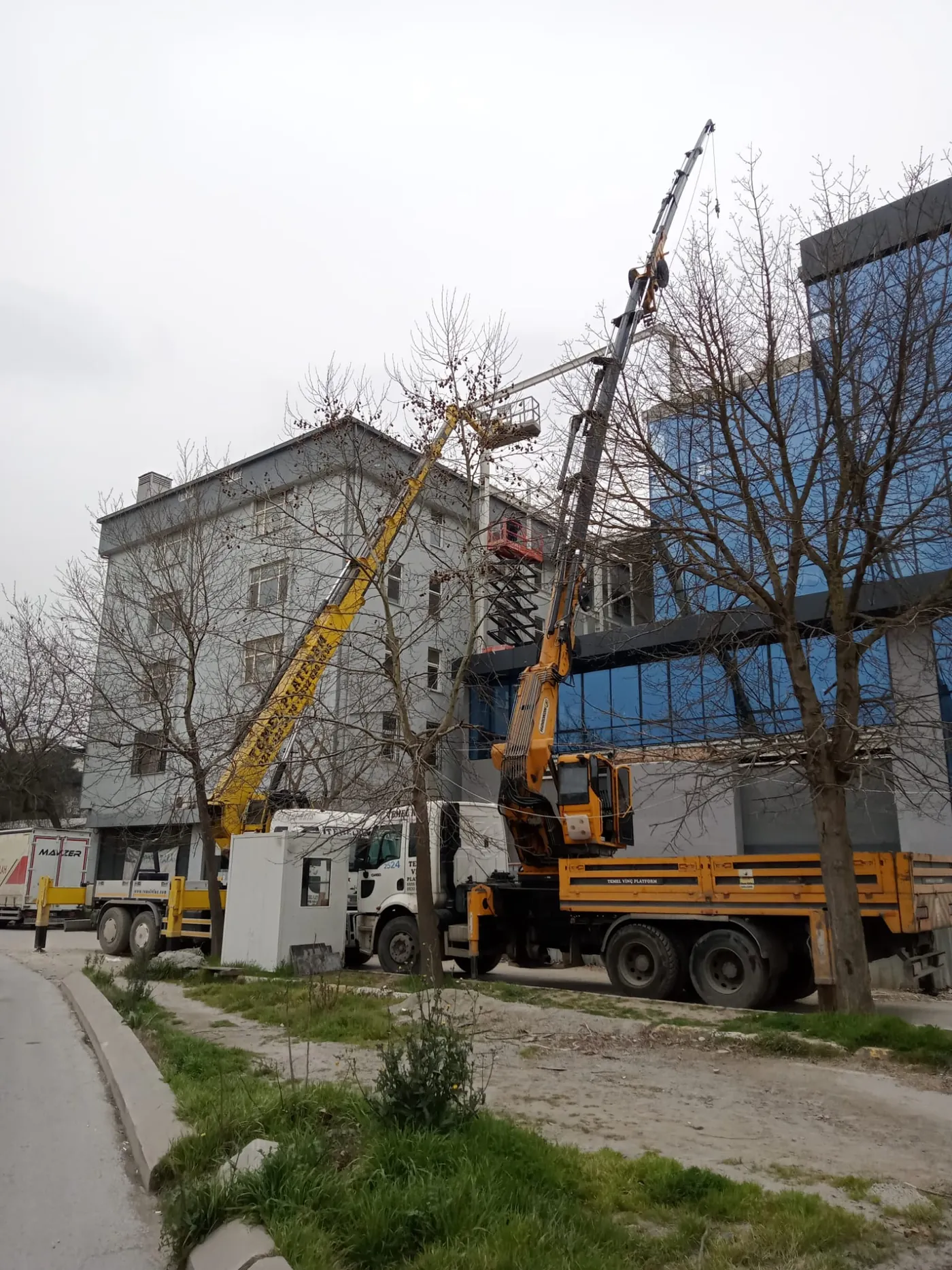 Paşaköy sepetli vinç ve vinç ile çelik montaj çalışması